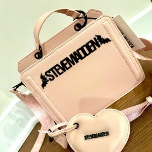 Steve Madden viral 2025
Bevelyn Halloween pink 
Purse
$80